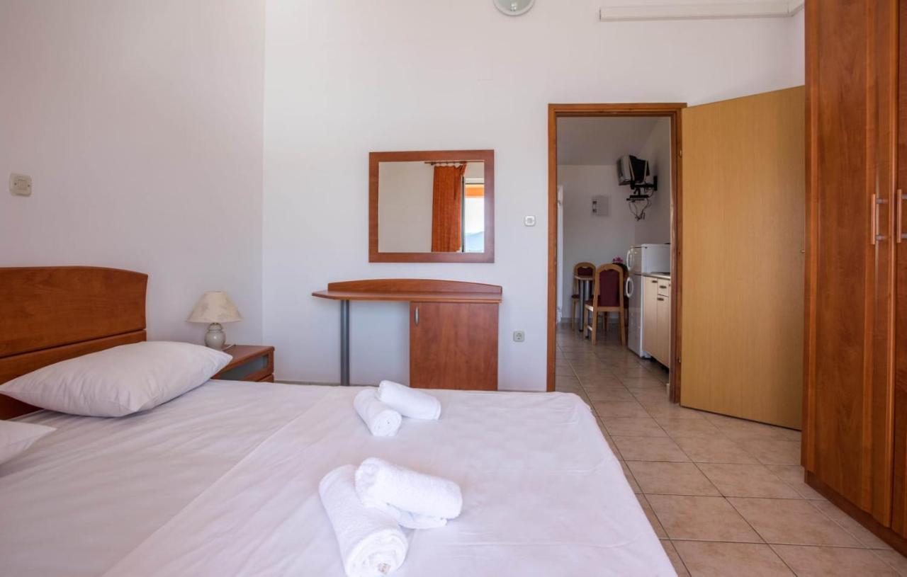 Apartmani Nikoletic Klek Esterno foto